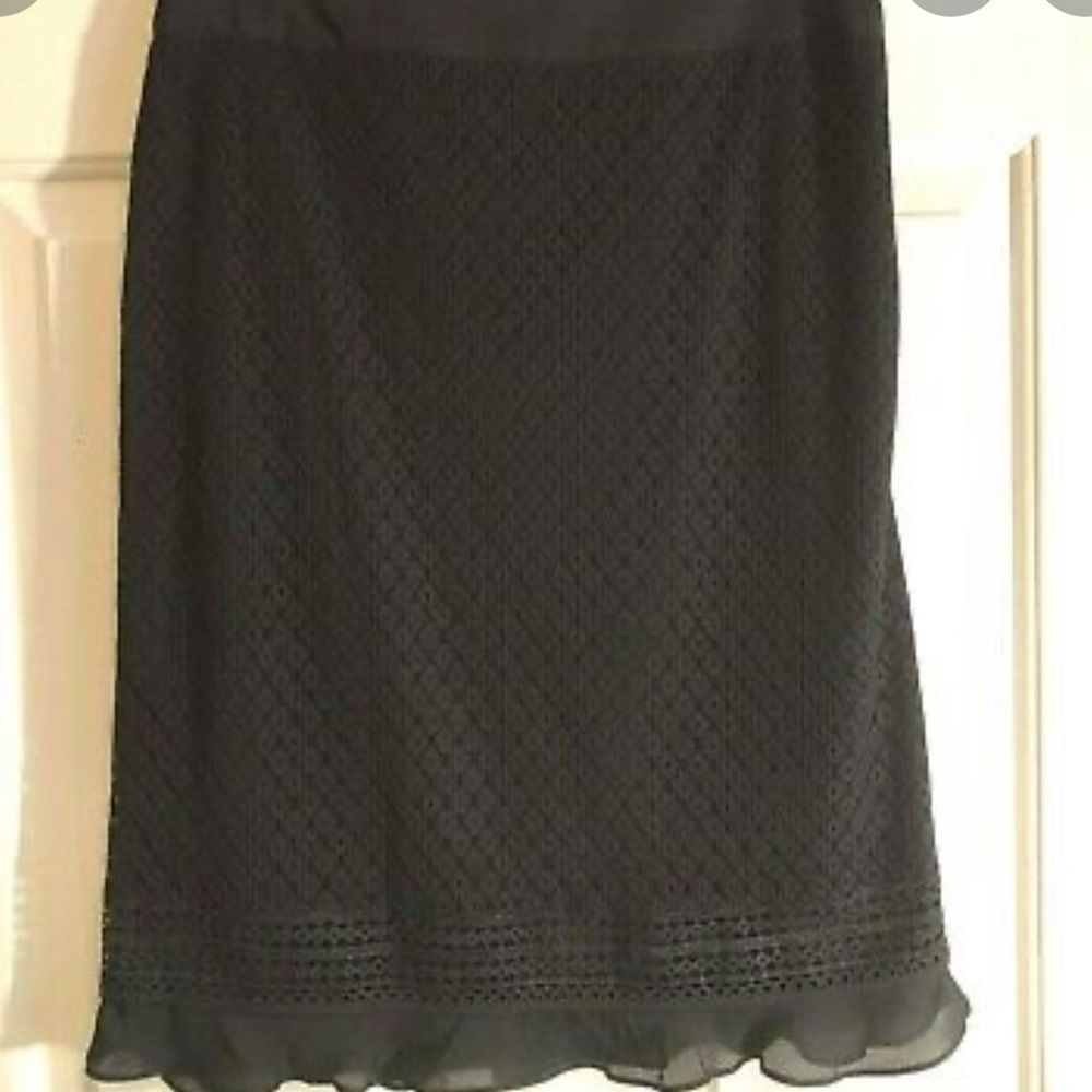 Liz Claiborne women’s black midi skirt lace crochet overlay ruffle hem size 6